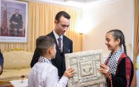 Moulay Hassan ontmoet Palestijnse kinderen in Tetouan (video)