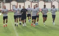 Fouzi Lekjaa belooft koninklijk onthaal voor Algerijnse ploeg in Marrakech