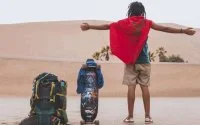 Marokkaan fietst door 24 Afrikaanse landen (video)