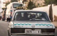 Taxi-metamorfose: Marokkaans straatbeeld verandert, Mercedes 240 verdwijnt 
