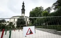 Minaret Grote Moskee in Brussel wordt gesloopt