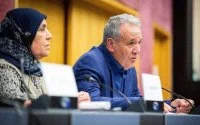 Nasser Zefzafi bezoekt zieke vader in ziekenhuis