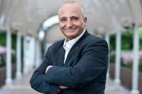 Marokkaanse professor Rachid Yazami krijgt Charles Stark Draper prijs