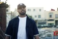 Marokkaanse rapper Muslim zingt in Spanje voor Syrische kinderen