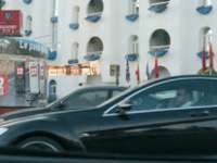 Koning Mohammed VI wandelt door Casablanca op 20 februari