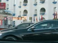 Koning Mohammed VI wandelt door Casablanca op 20 februari