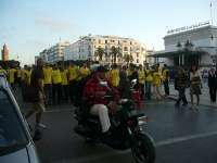 Tram Rabat staande gehouden door demonstranten 