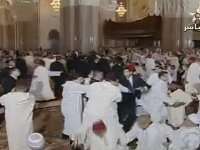 Mohammed VI belaagd in Hassan II moskee
