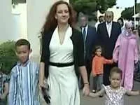 Lalla Salma met haar kinderen gespot op Djemaa El Fna