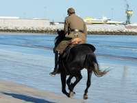 Agent redt vrouw van zelfmoordpoging in Nador