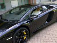 Badr Hari geeft moeder Lamborghini (update)