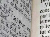 Grondwet geschreven in het Frans en vertaald in het Arabisch 