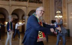 Burgemeester Aboutaleb danst voor songfestival (video)