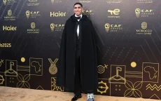Achraf Hakimi in selham en met step op CAF Awards (video)