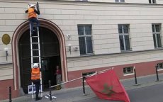 Riffijnse separatisten proberen Marokkaanse vlag van ambassade in Berlijn te verwijderen