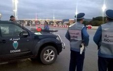 Douanier geschorst die buspassagiers in Tetouan beledigde