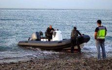 Smokkelaars laden drugs uit op klaarlichte dag op Spaanse strand