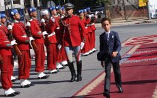 Kroonprins Moulay Hassan met klasgenootjes naar Jurassic Park