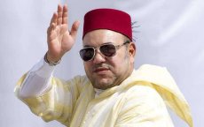 Mohammed VI heeft ontspannen babbeltje met straatventer