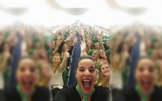 Marokkaanse Samira scoort hit met vliegtuigselfie