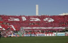 Marokkaanse voetbalfans brengen mooie hulde aan club ondanks nederlaag