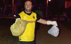 Foto's: gemeenteraadsvoorzitter Nador helpt afval ophalen