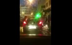 Naakte vrouw uit auto gegooid in Tanger (video)