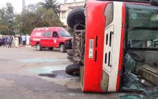 Bus kantelt na ruzie met passagier in Marokko