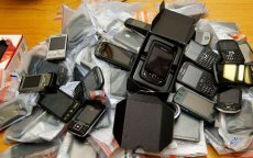 Tientallen smartphones in dashboard auto gevonden bij grens Sebta
