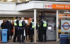 Moslim slachtoffer racistische mesaanval in Londen