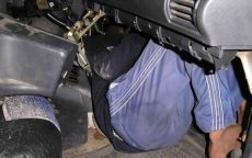 Marokkaan gepakt met migrant in dashboard auto