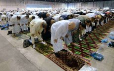 Nederlandse moskeeën vrezen aanslagen en sluiten deuren tijdens gebed