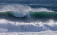 Zeedijk Salé verwoest door gigantische golven (video)