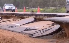 Regen zorgt voor veel schade aan wegen Marokko (video)