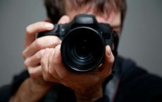 Moslima in Den Haag eist 10.000 euro na schoolfoto tijdens Offerfeest
