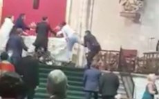 Marokkaan zorgt voor chaos in Spaanse kerk (video)