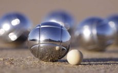 Postbode in Marokko verbrandde post om petanque te spelen