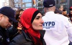 New York vergoedt moslima's die gedwongen hun hoofddoek moesten afdoen