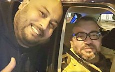 Koning Mohammed VI op Champs Élysées met fan (foto)