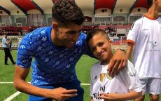 Achraf Hakimi leert kinderen in Tetouan voetballen (foto's)