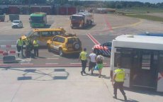 Politie Rotterdam arresteert passagiers op vlucht uit Tanger (foto's)