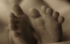 Vader hysterisch na dood baby in Fez, ziekenhuis reageert