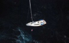 Marokko: koninklijke marine helpt zeilboot met toeristen in nood