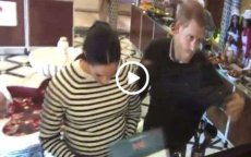 Prins Harry kwaad op Marokkaanse cameraman na incident met kind (video)