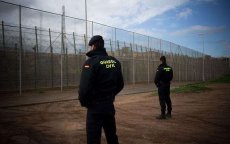 Guardia civil door migrant gewond bij grensovergang Melilla