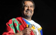 Khaled zingt voor Marokko en negeert kritiek Algerijnen (video)