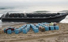 Marokko: 700 kilo drugs op strand onderschept