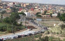 Ramauto rijdt in op douaniers in Melilla