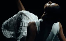 Mooie prestatie van ex Marokkaanse danseres Beyonce Hajiba Fahmy (video)