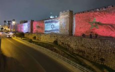 Marokkaanse vlag op klaagmuur Jeruzalem
